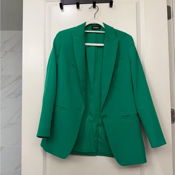 Express Vibrant Green Suit Set - Picture 4 of 7